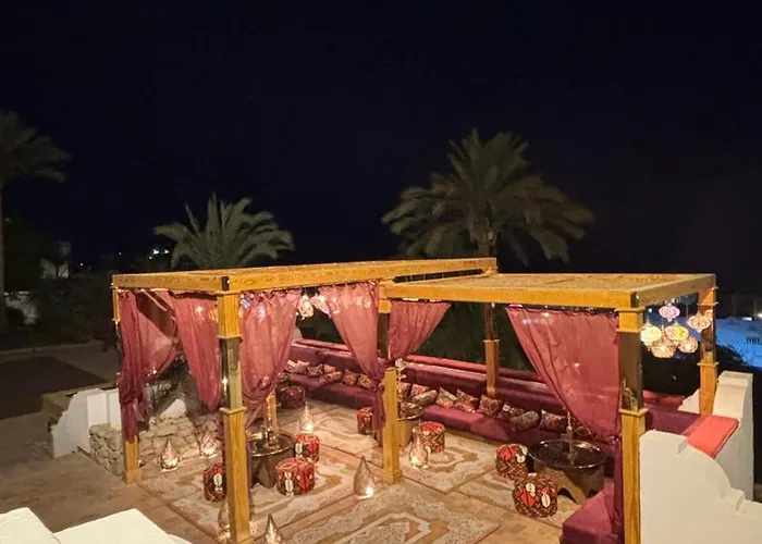 La Casa Di Chloe Sheik Domina Coral Bay