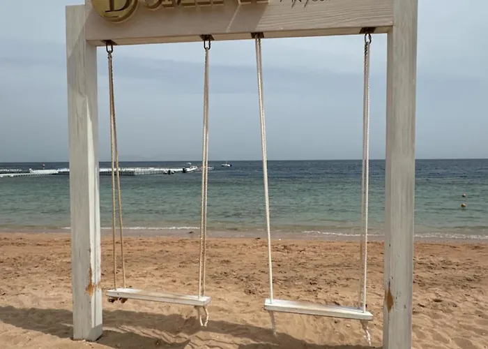 La Casa Di Chloe Sheik Domina Coral Bay